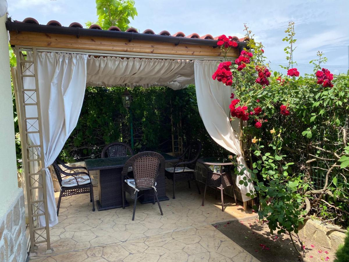Sunny Guest House Ravda Exterior foto