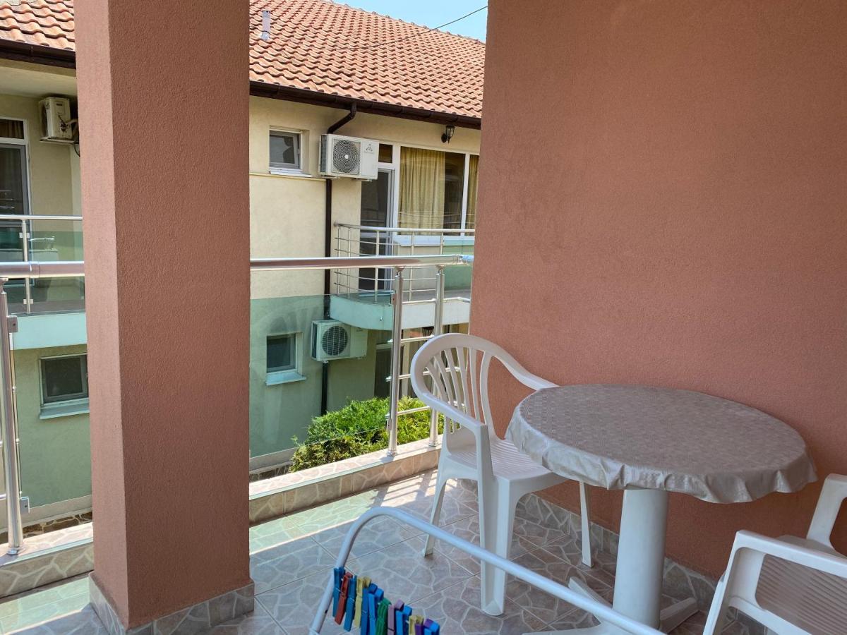 Sunny Guest House Ravda Exterior foto